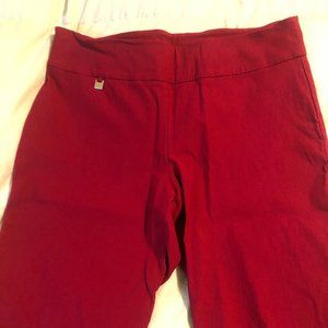 Peck & Peck Woman's Red Bermuda Shorts
